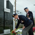 Veterans placing wreaths 2017